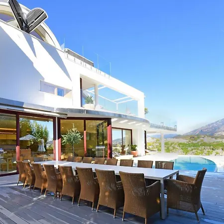 Luxury With Jacuzzis Near Puerto Banus Villa