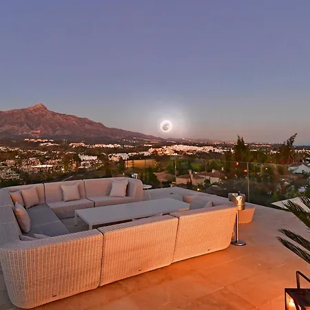 Luxury With Jacuzzis Near Puerto Banus Marbella