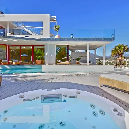 Villa Luxury With Jacuzzis Near Puerto Banus *