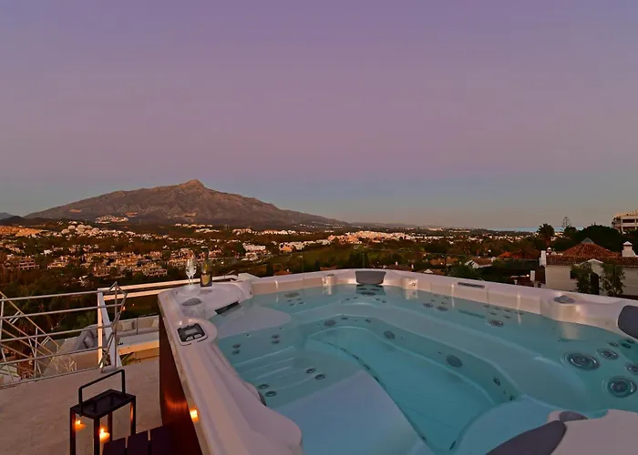Luxury With Jacuzzis Near Puerto Banus マルベーリャ