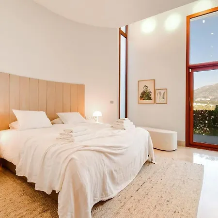 Luxury With Jacuzzis Near Puerto Banus Willa *