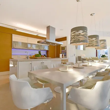 Villa Luxury With Jacuzzis Near Puerto Banus *