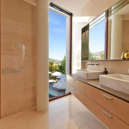 Luxury With Jacuzzis Near Puerto Banus Willa