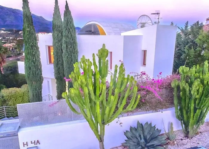 Villa Luxury With Jacuzzis Near Puerto Banus *