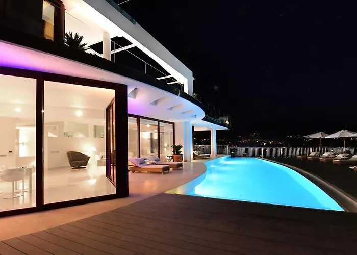 Villa Luxury With Jacuzzis Near Puerto Banus Marbella