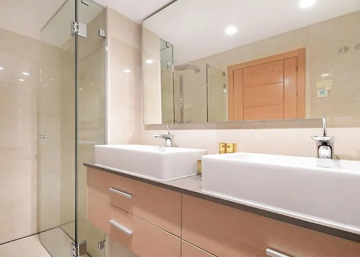 Luxury With Jacuzzis Near Puerto Banus Villa