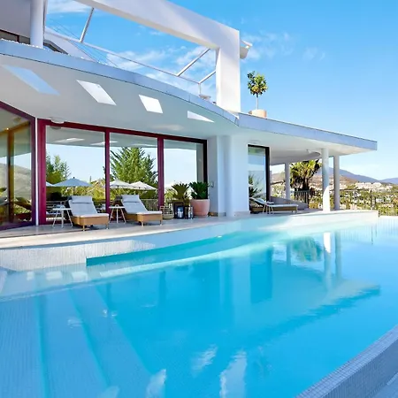 Villa Luxury With Jacuzzis Near Puerto Banus