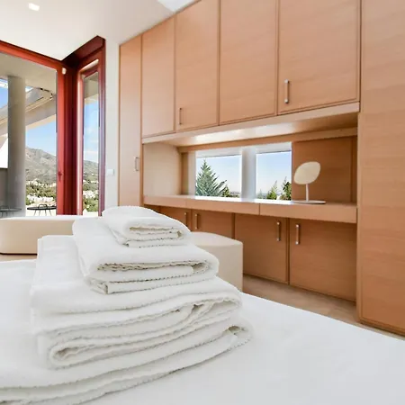 Villa Luxury With Jacuzzis Near Puerto Banus Marbella