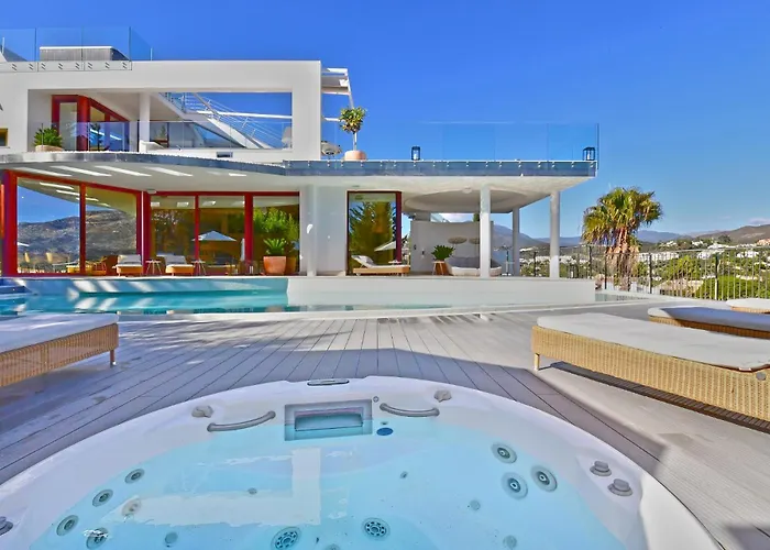 Villa Luxury With Jacuzzis Near Puerto Banús *