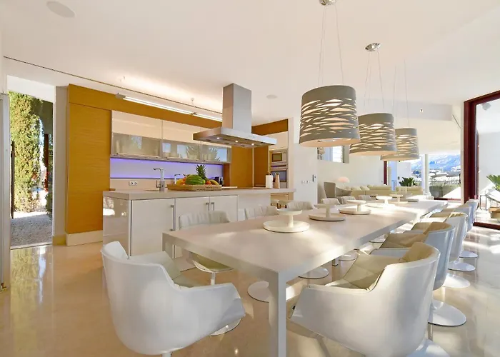 Villa Luxury With Jacuzzis Near Puerto Banús *